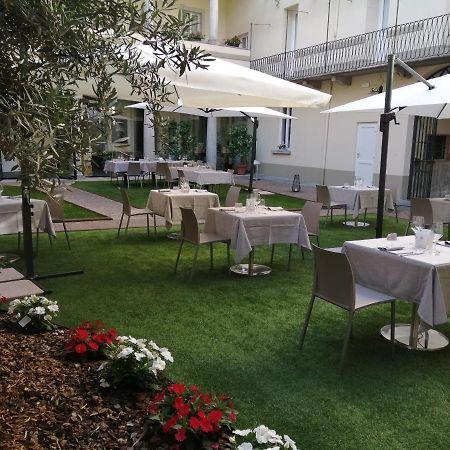 Locanda La Francisca Оменя Екстериор снимка