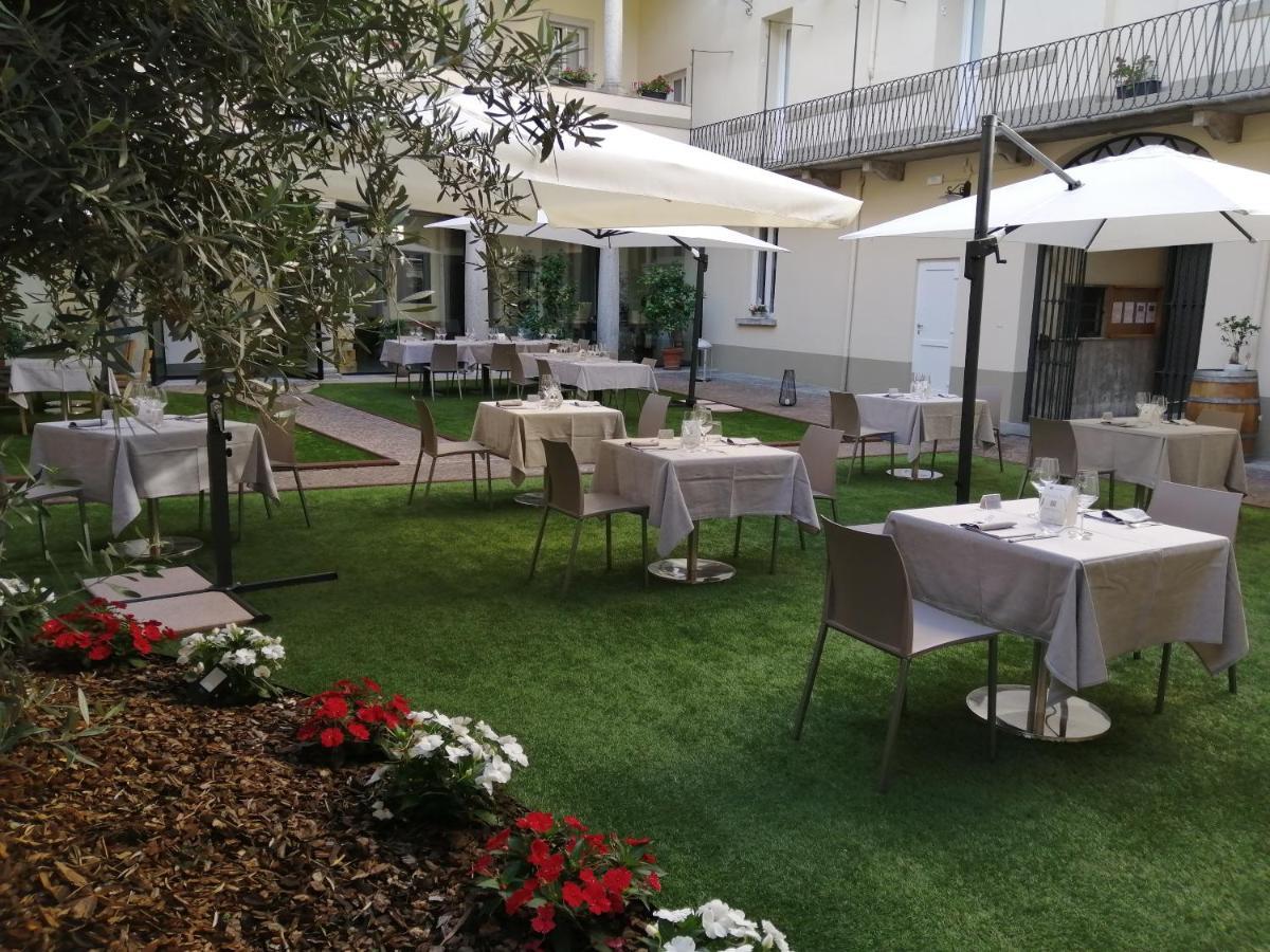 Locanda La Francisca Оменя Екстериор снимка
